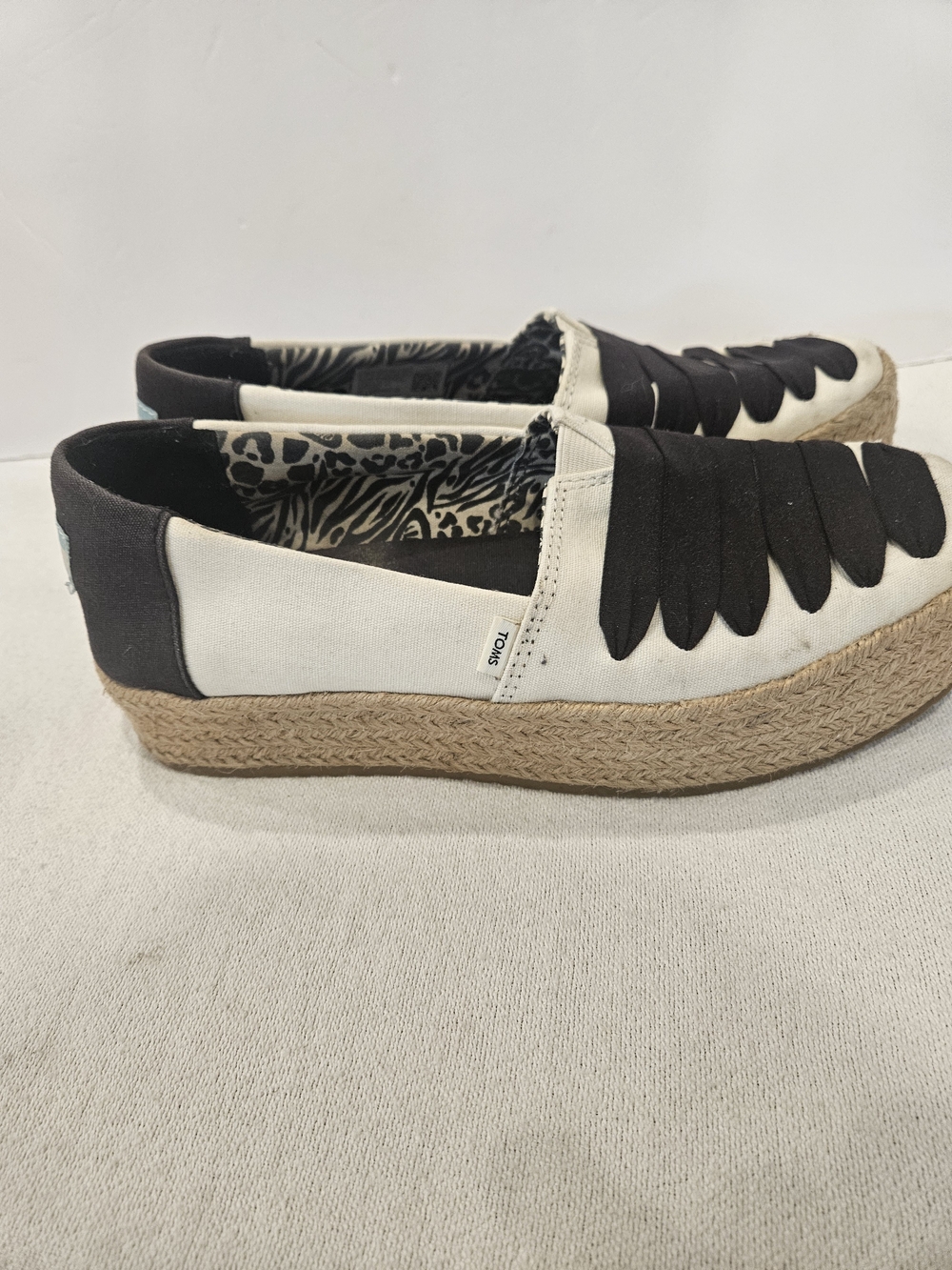 TOMS Women’s Two-Tone Espadrille Platform Slip-On - Black & White 7 - Picture 6 of 9